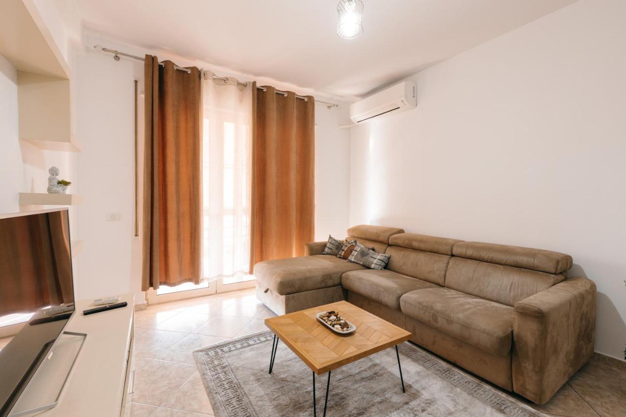Rs Place 1-bedroom *